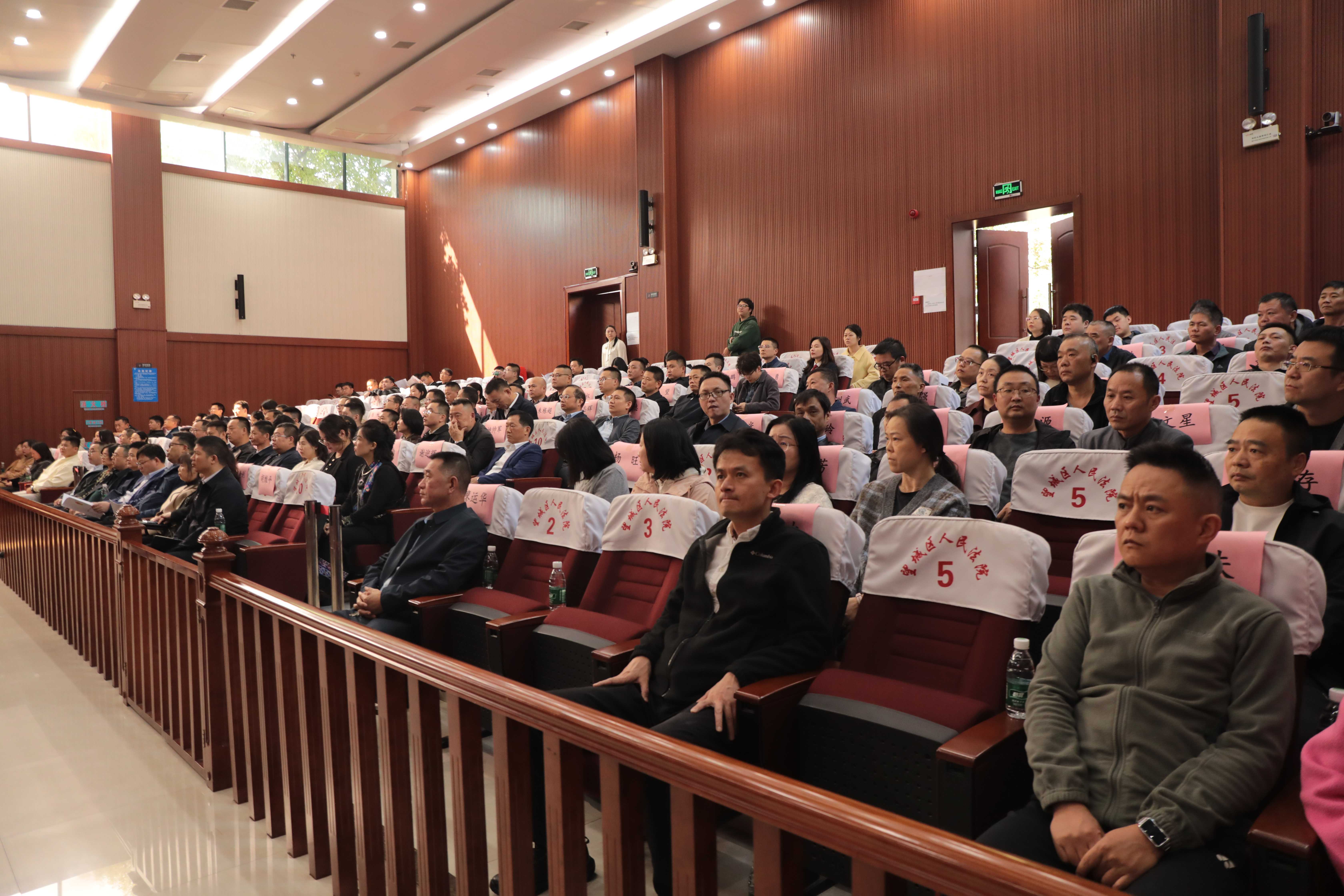 明底線?知敬畏?守廉心 ——望城資規(guī)分局開展庭審旁聽警示教育活動(dòng)